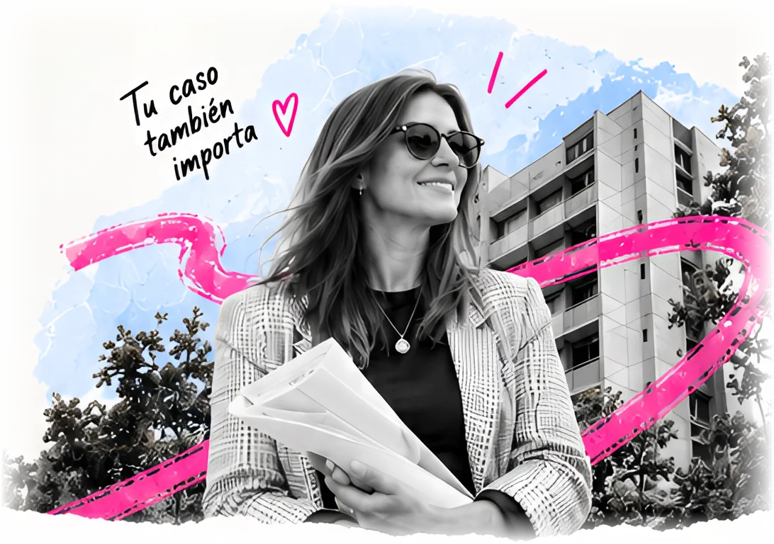 Susana Ibarra con documentos frente a un edificio — Tu caso también importa
